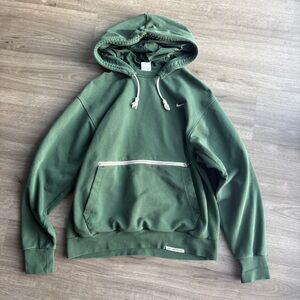 Nike Standard Issue Pullover Basketball Hoodie